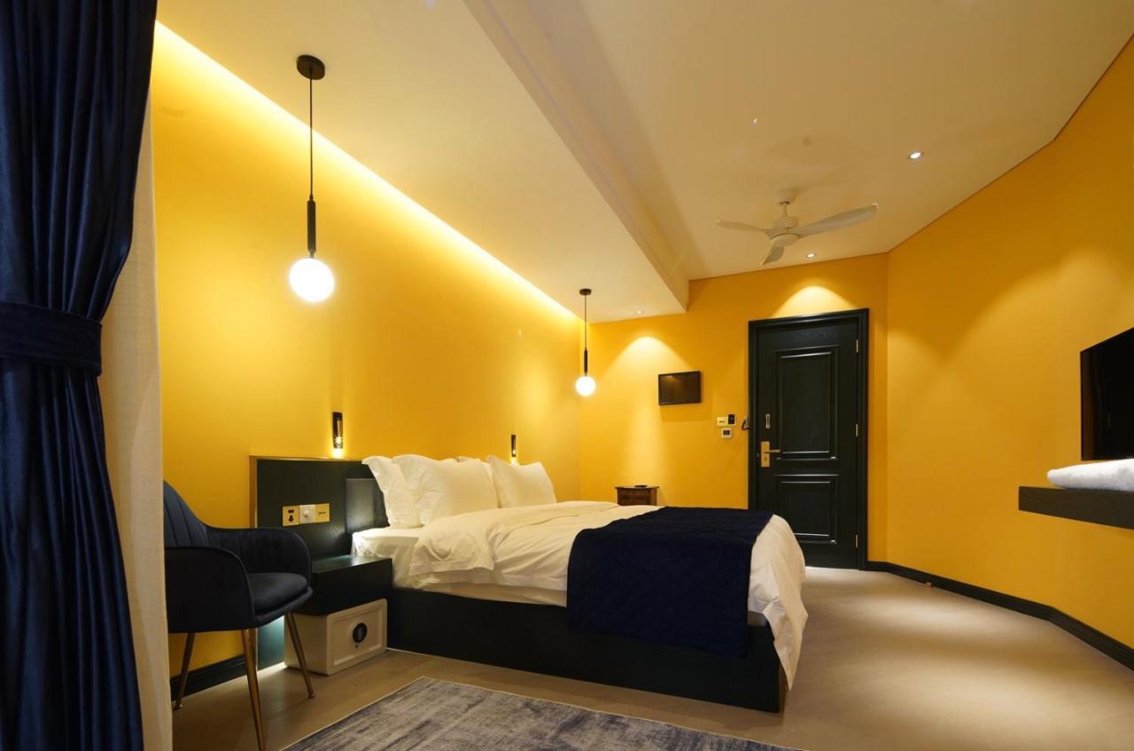Moon&Chalice Boutique Hotel Kunming Extérieur photo