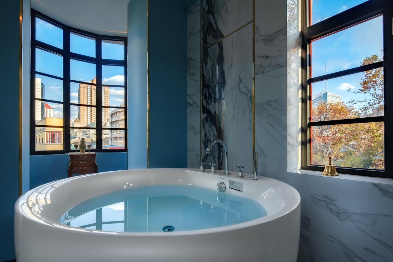 Moon&Chalice Boutique Hotel Kunming Extérieur photo